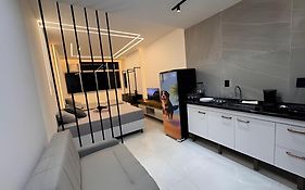 Pé na Sapucaí! Apto Completo, Decorado e Metrô na Porta